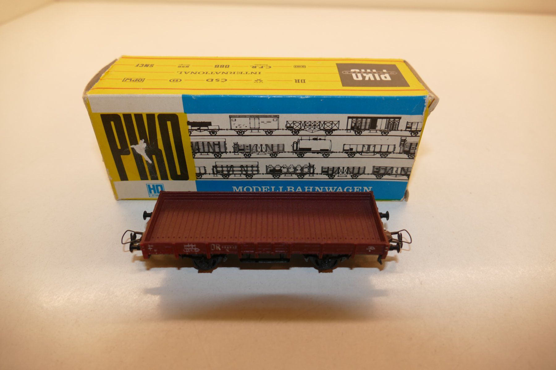 Piko Modellini di ferrovie: Piko H0: DR Flachwagen – Nuovo (secondo la descrizione) da Niederhasli venduto da rail-duerst
