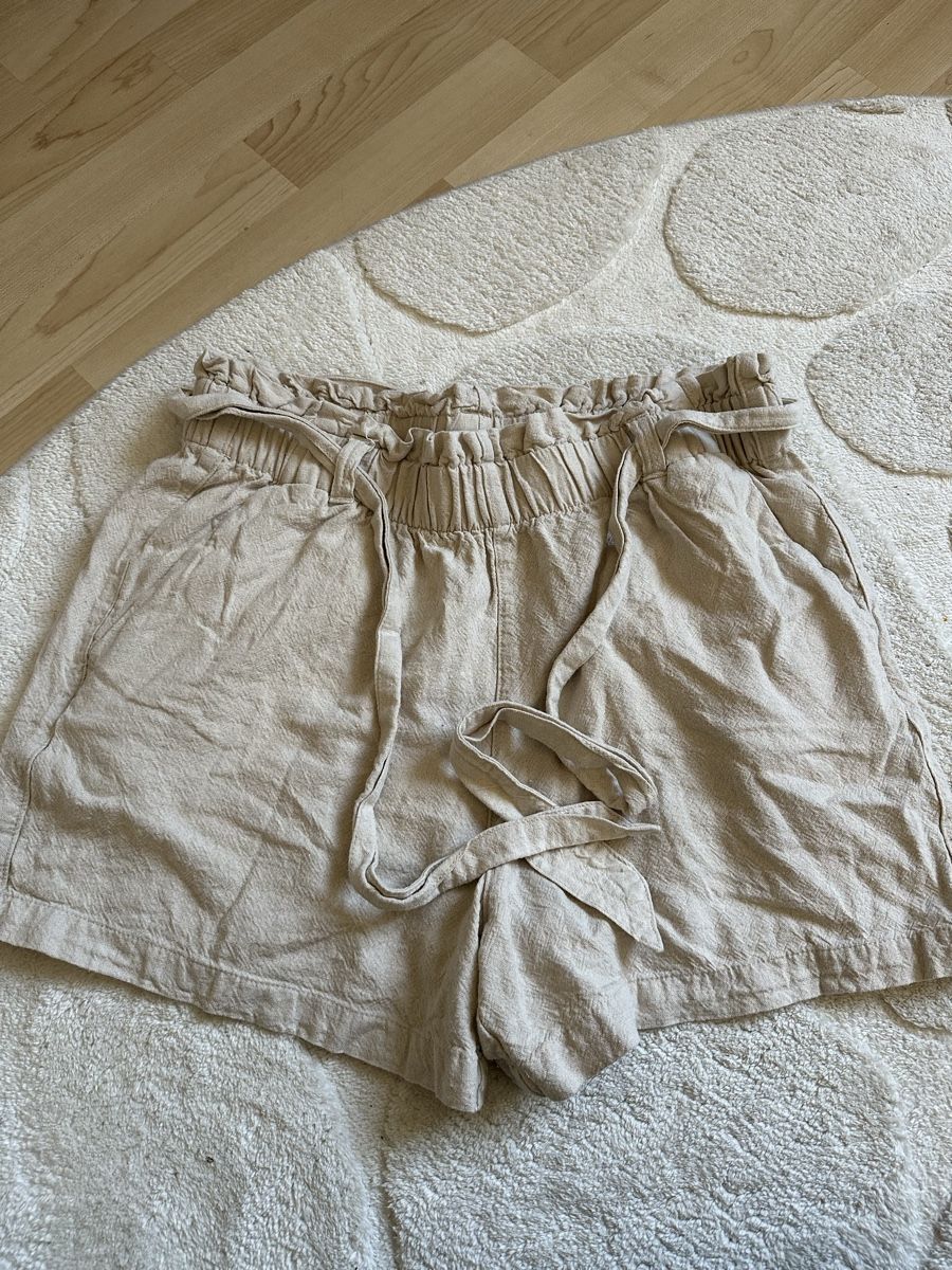 Only Pantalons: Shorts mit elastischem Bund – D'occasion à Basel par ronjalg