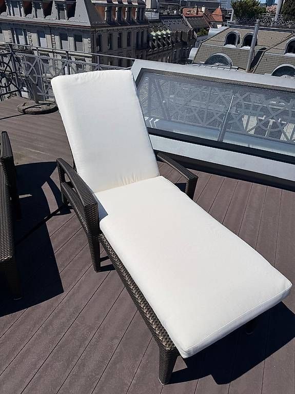 Sedie a sdraio: DEDON Liege Barcelona mit Armlehne – Usato da Zürich venduto da cla_hr9l