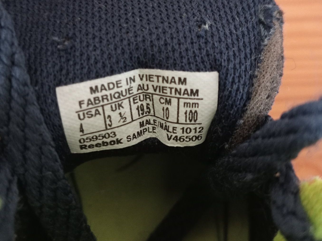 Reebok Scarpe per ragazzi: Kinderschuhe/Babyschuhe Reebok, Gr. 19.5 – Usato da St.Niklausen LU venduto da Wirdbereitsverwendet 3
