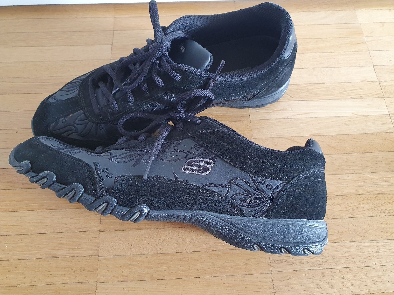 Skechers Damenschuhe: Schwarze Skechers Damenschuhe – Gebraucht aus Laufenburg von megane1959 2