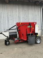 Elektrisch fahrbarer Futtermischer
