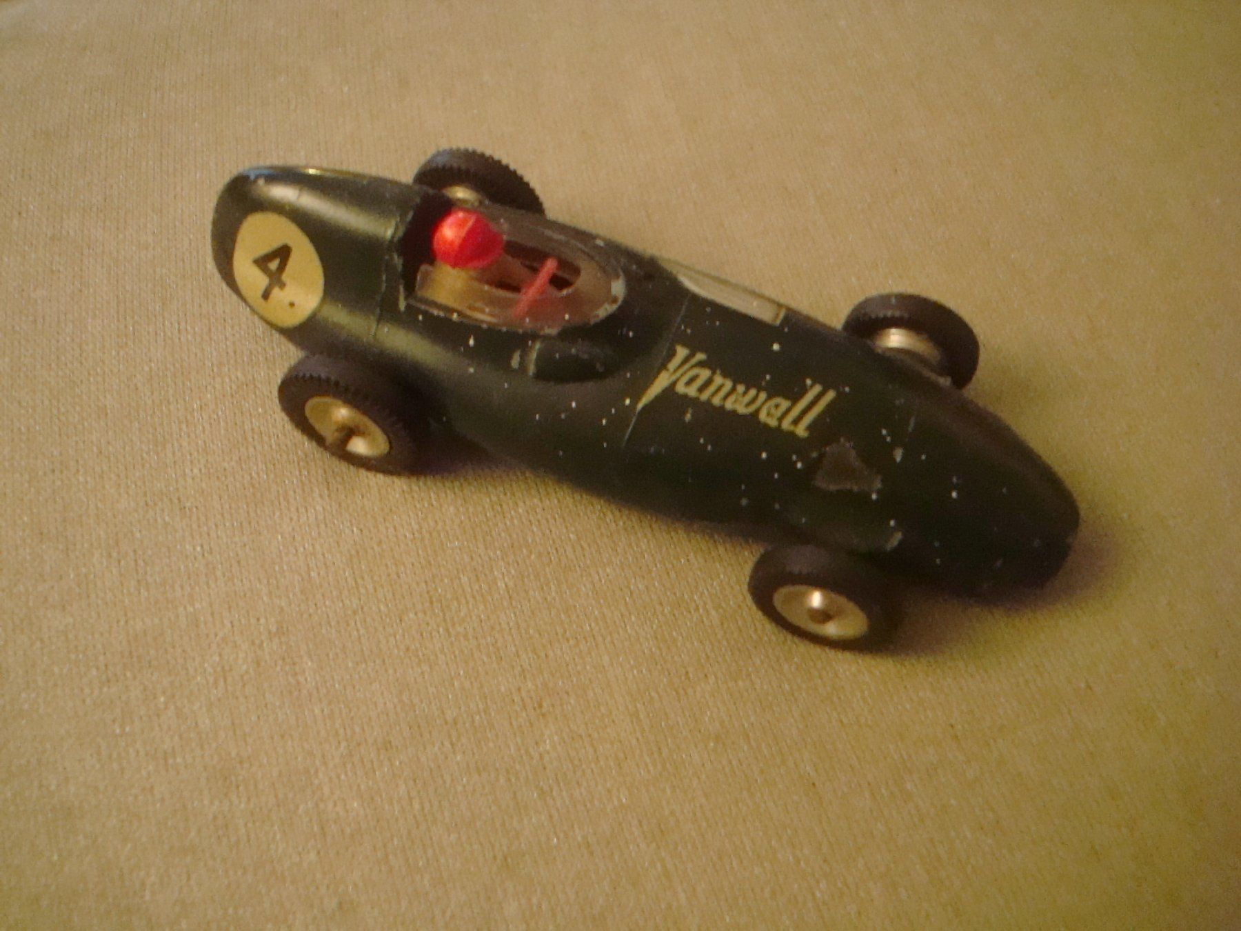 Solido Modellini d'auto: Solido - Rennwagen Vanwall F1 – Usato da Neuenegg venduto da flohcante 1