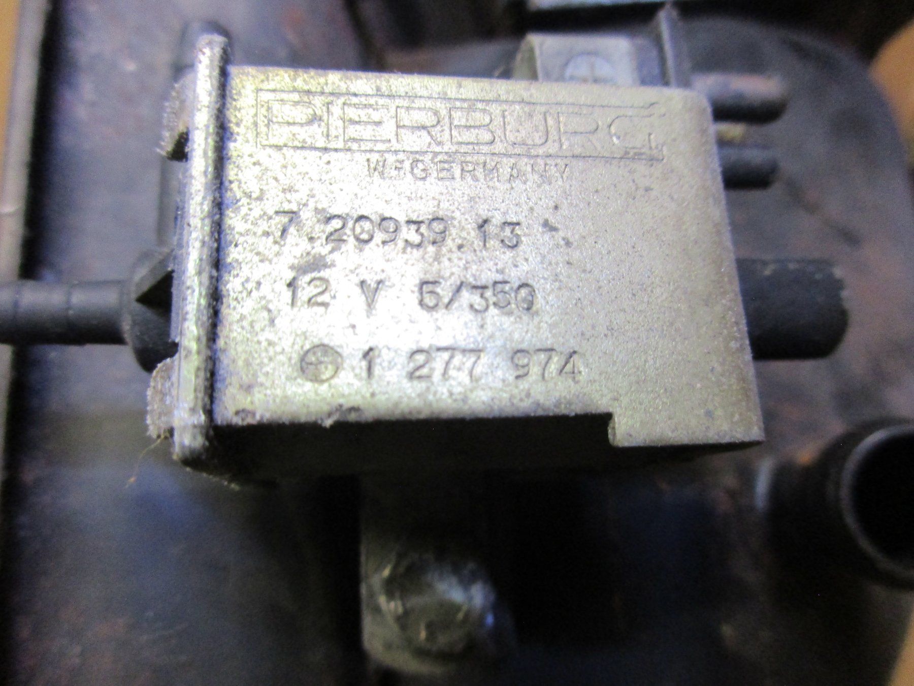 BMW Tutti pezzi di ricambio auto: BMW  E28 E30  Luftmassenmesser  Bosch 0 280 202 031 – Usato da Ennetmoos venduto da Truckdiver 4