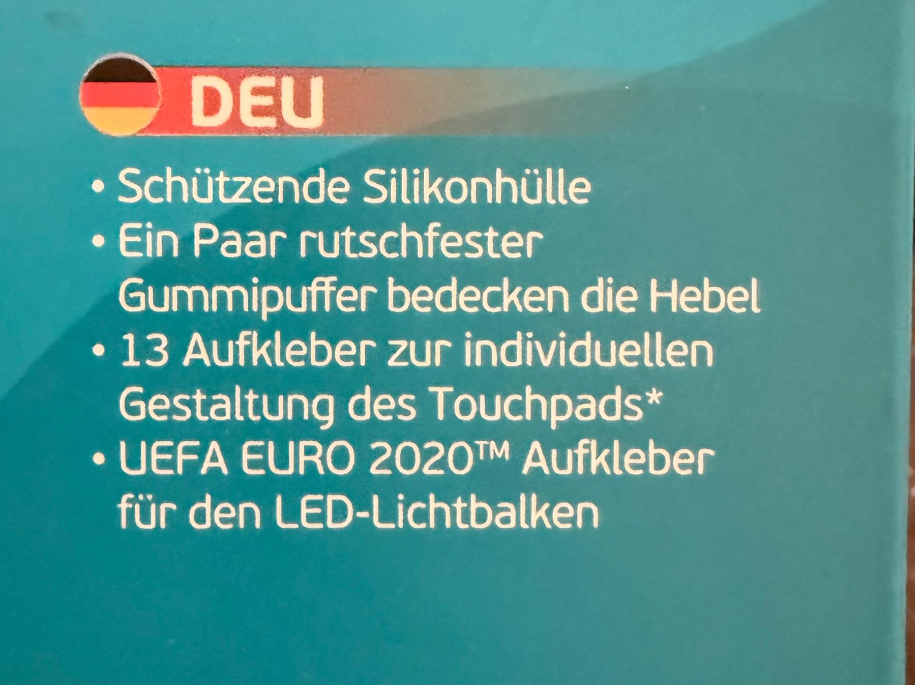 Sony Cover & Protezioni schermo: Cover für PS4 Controller, Euro 2020 Edition – Nuovo e nell'imballaggio originale da Niederweningen venduto da baghirac 2