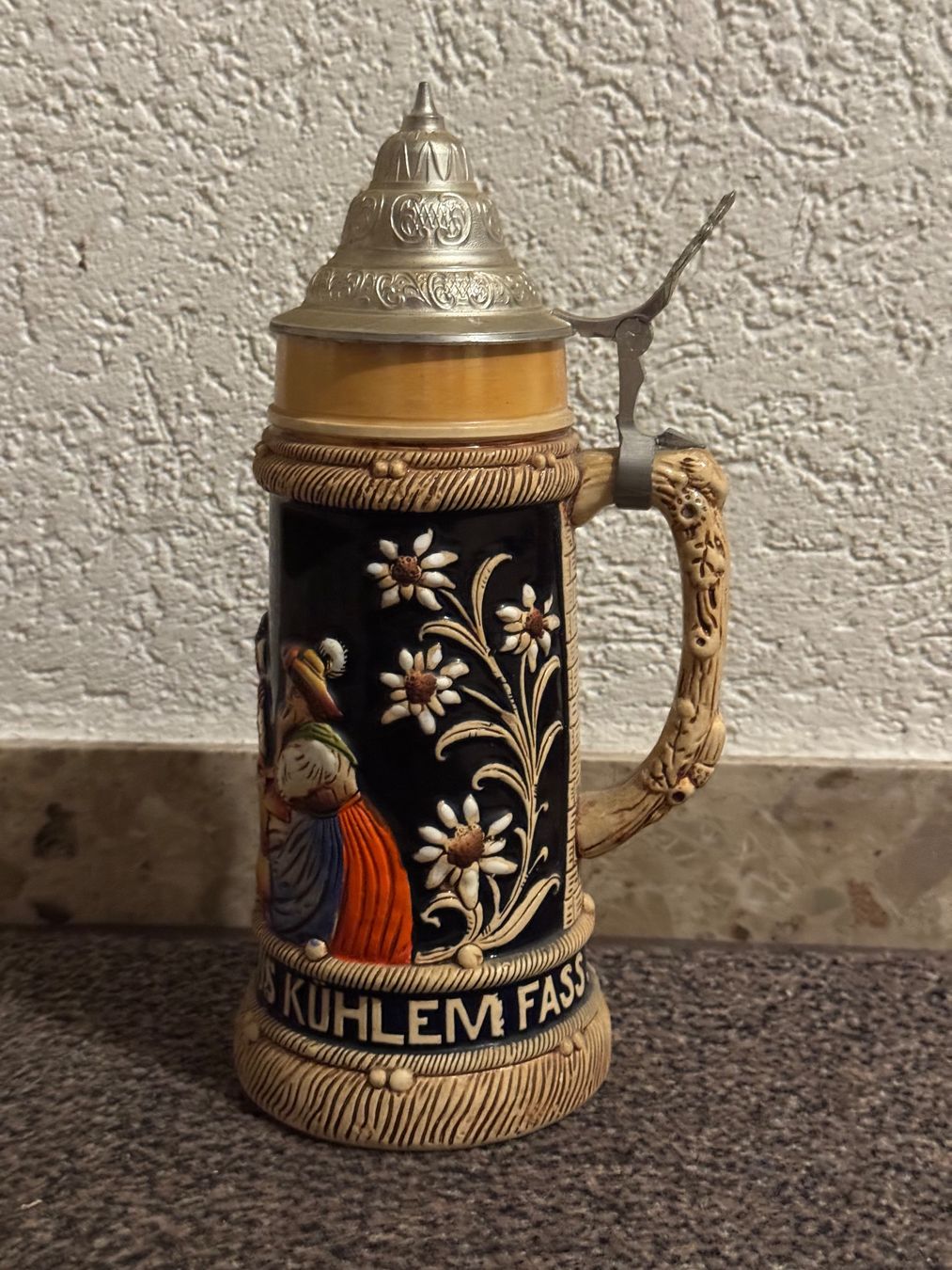 Tazze: Bierkrug aus Keramik mit Zinndeckel – Usato da Neuägeri venduto da sch_5tcz