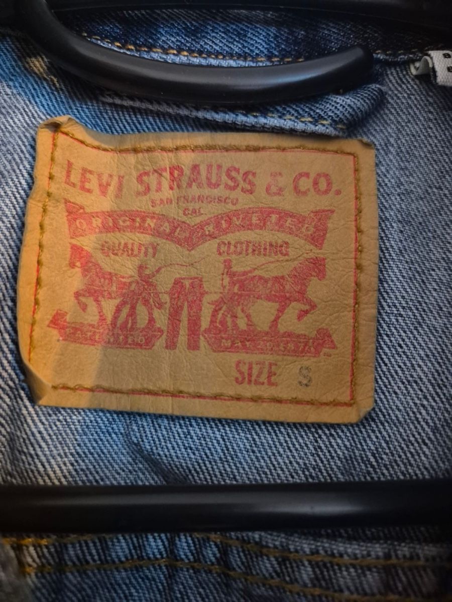 Levi's Vestes: Levi‘s Jeansjacke Grösse S – D'occasion à Einsiedeln par sandramon 1