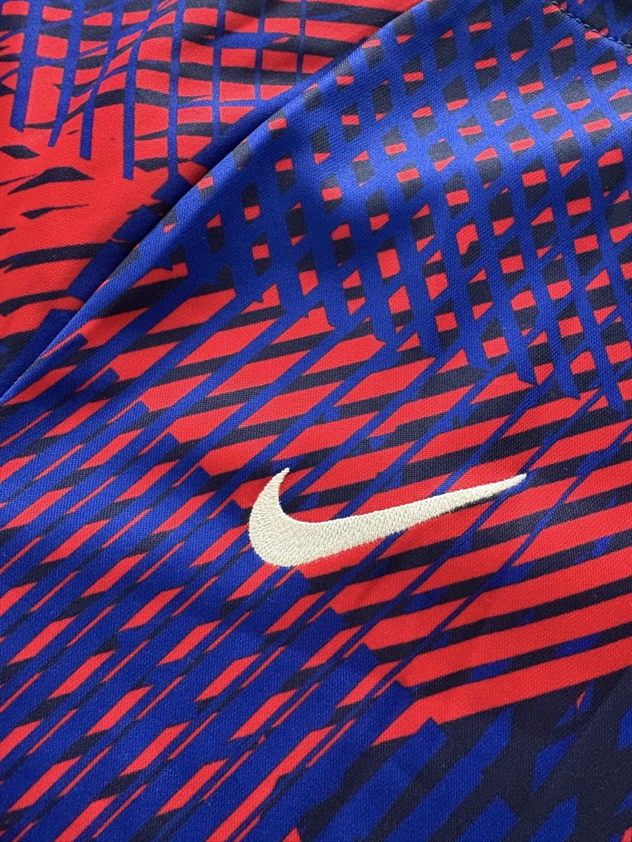 Nike Maillots de corps & Pantalons: PSG Prematch Kit 22/23 – D'occasion à Domat/Ems par tim_lq6b 2