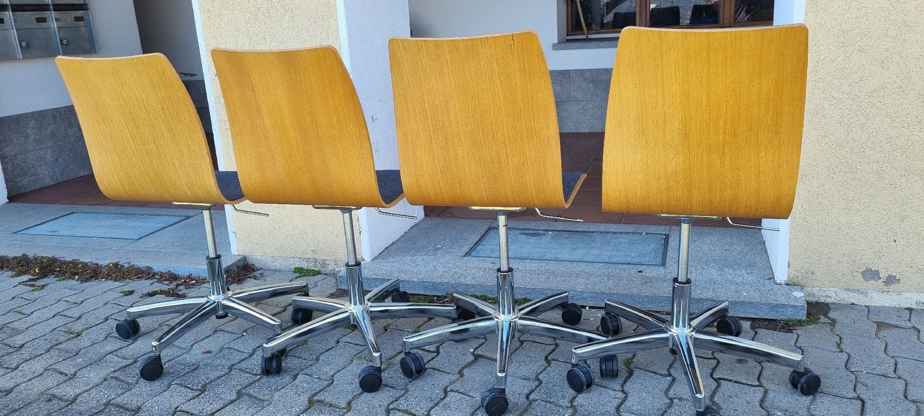 Sedie: 4 sedie di design da ufficio – Usato da Ligornetto venduto da nic_rp2g 1