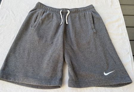 Nike Trainerhose kurz Grösse M