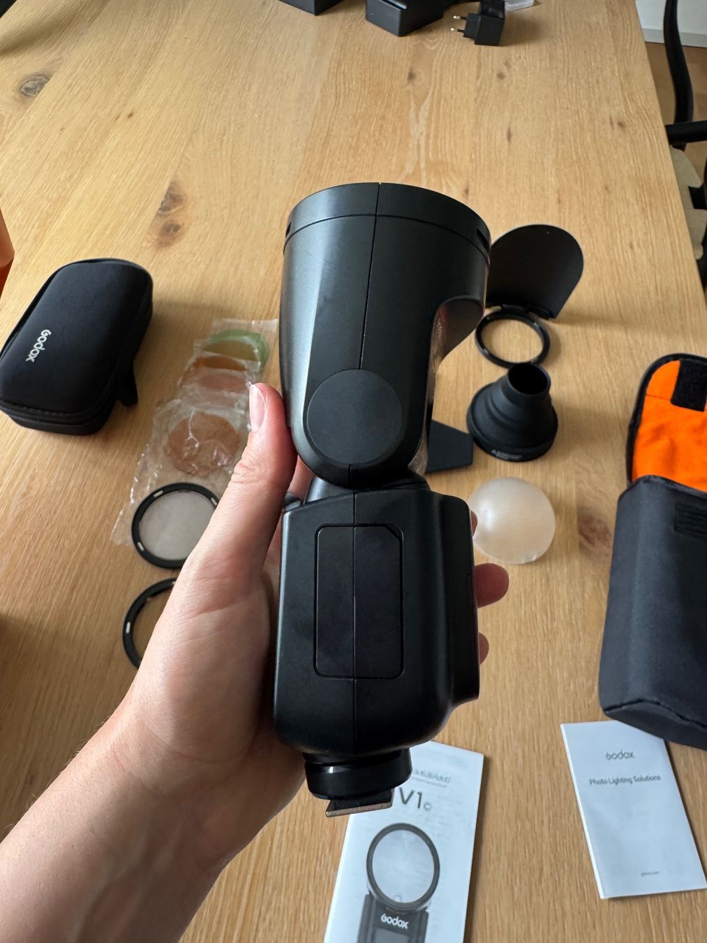 Godox Flash: Godox Speedlite V1 Canon X Pro Trigger Accessories Kit – Usato da Zürich venduto da ket_5bkq 6