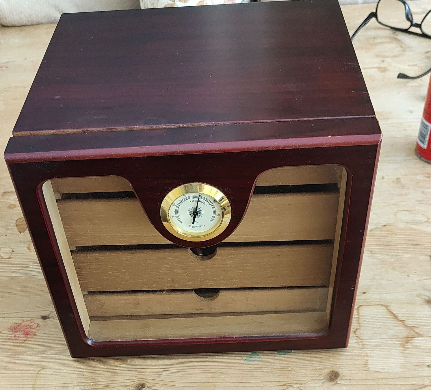 Humidor per sigari: Humidor mit Hygrometer Holz dunkelgebraucht – Usato da Speicher venduto da TKausirgendwo