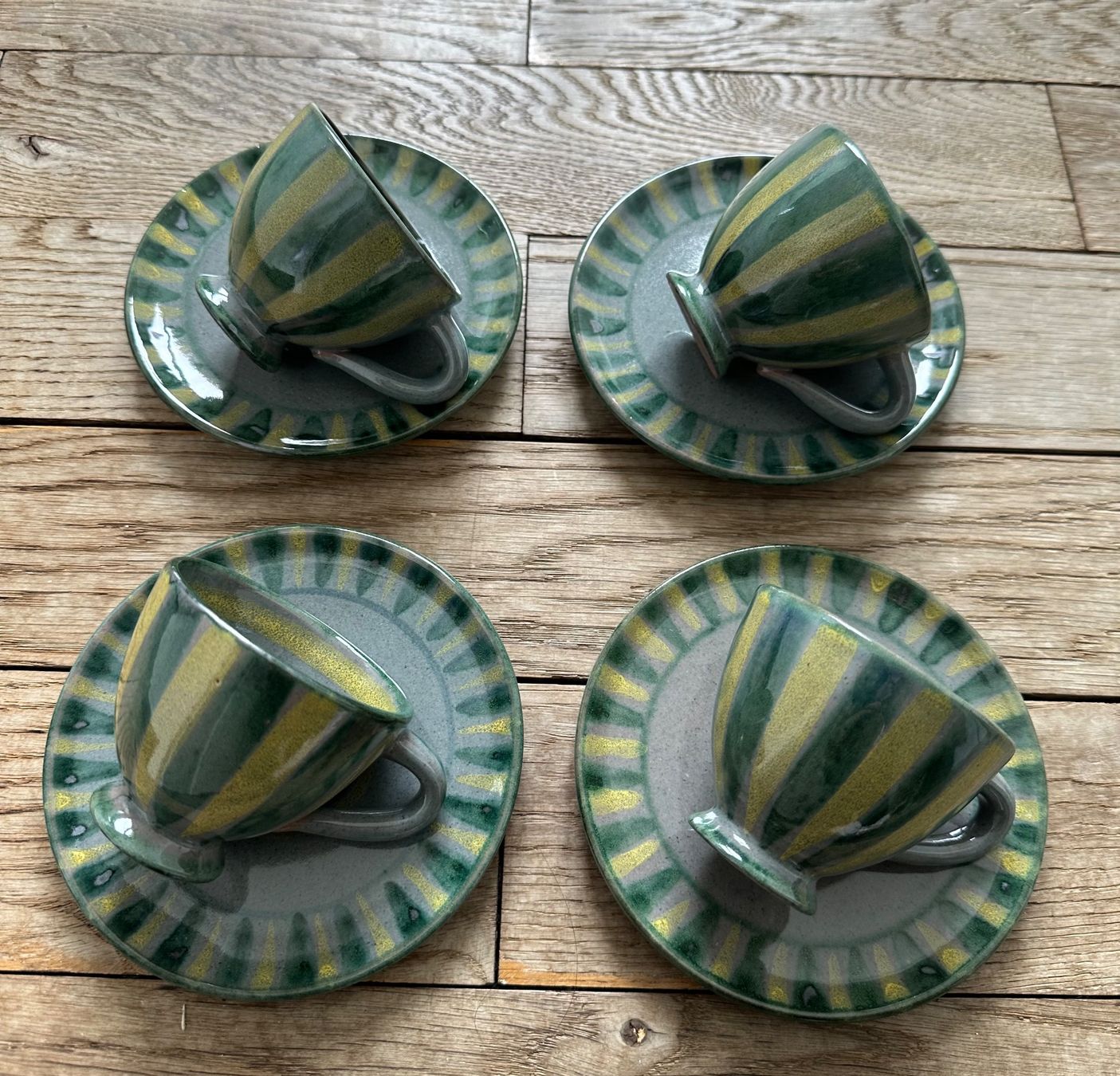 Set di piatti: Handgetöpfertes Espressoset – Usato da Luzern venduto da Mamutpe 1