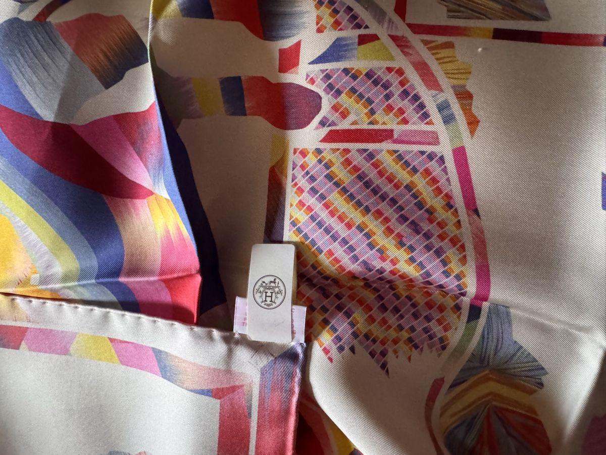 Hermès Foulard & Sciarpe: Hermès Marble Wow – Nuovo e nell'imballaggio originale da Genève venduto da Allisgood 9
