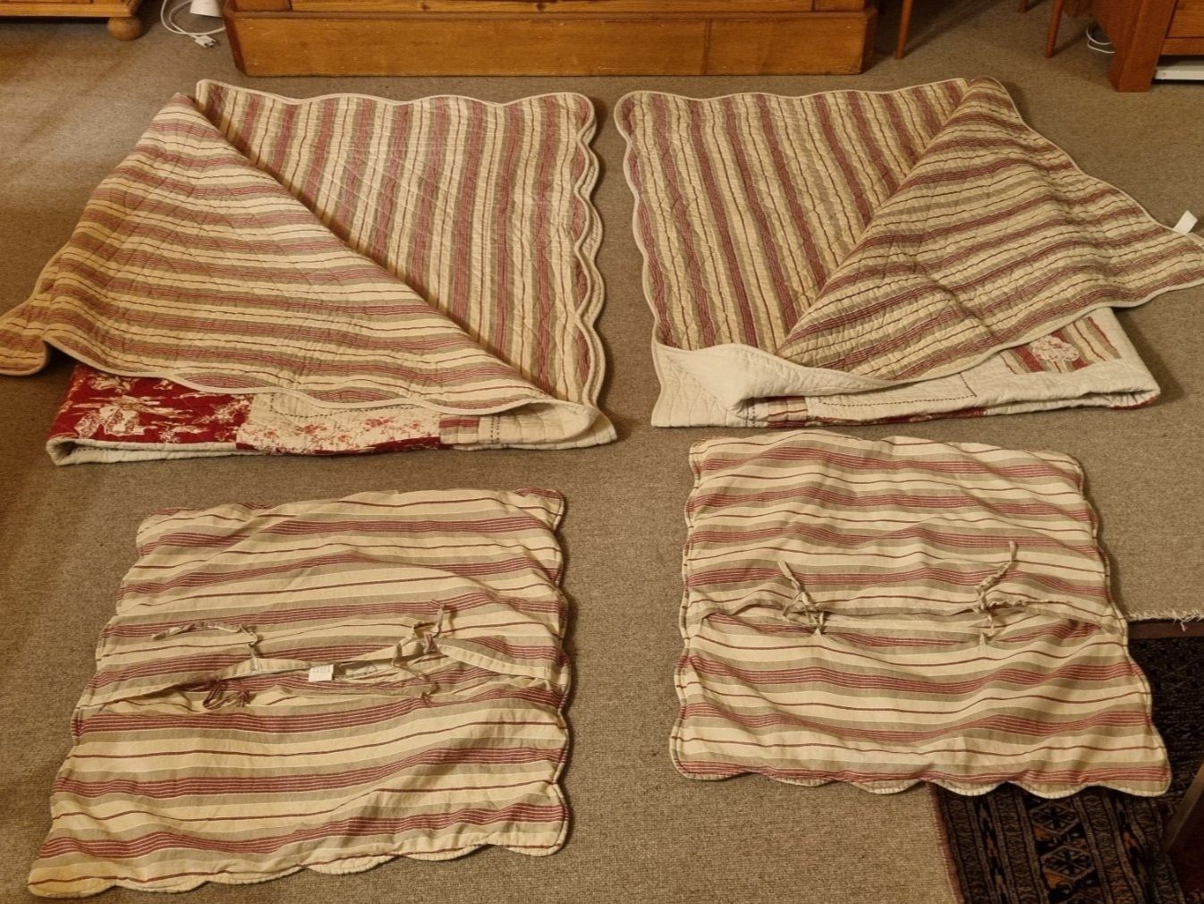 Coperte: 2x Patchwork Tagesdecken inkl. 2x Zierkissen – Usato da Oberrieden venduto da Spencer10 5