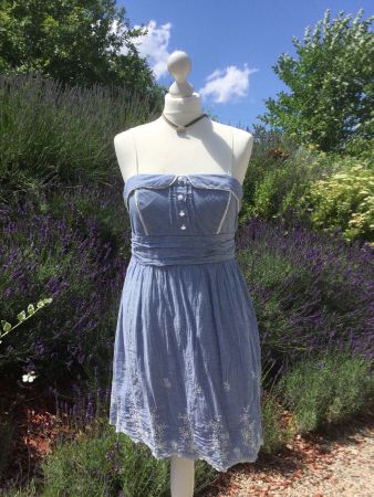 Robe bleu jeans avec broderies from USA, taille M