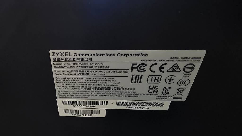 Hubs & Switches: Zyxel GS1900-24 network switch Gigabit Ethernet – Gebraucht aus Balterswil von HTG1