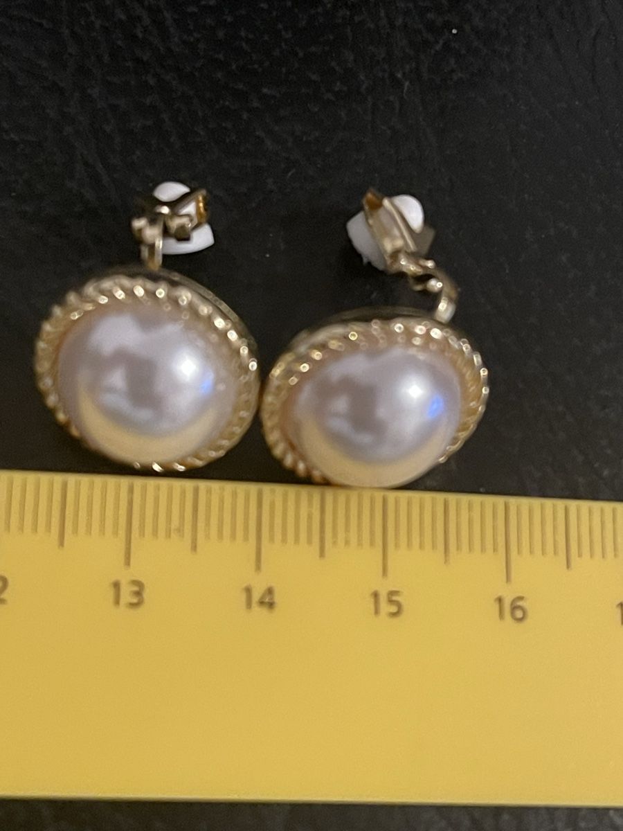 Orecchini pendenti & Orecchini a lobo: Jolis clips vintage plaquée jaune et perles – Nuovo (secondo la descrizione) da Kloten venduto da Vermicelles 1