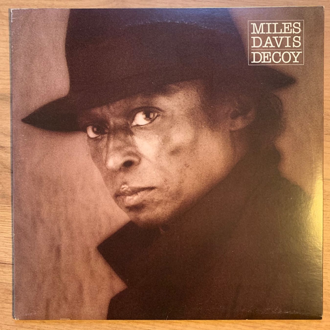 Dischi in vinile: MILES DAVIS - DECOY...OG CAN 1984...VG+/VG+ – Usato da Gals venduto da Diskopatshop
