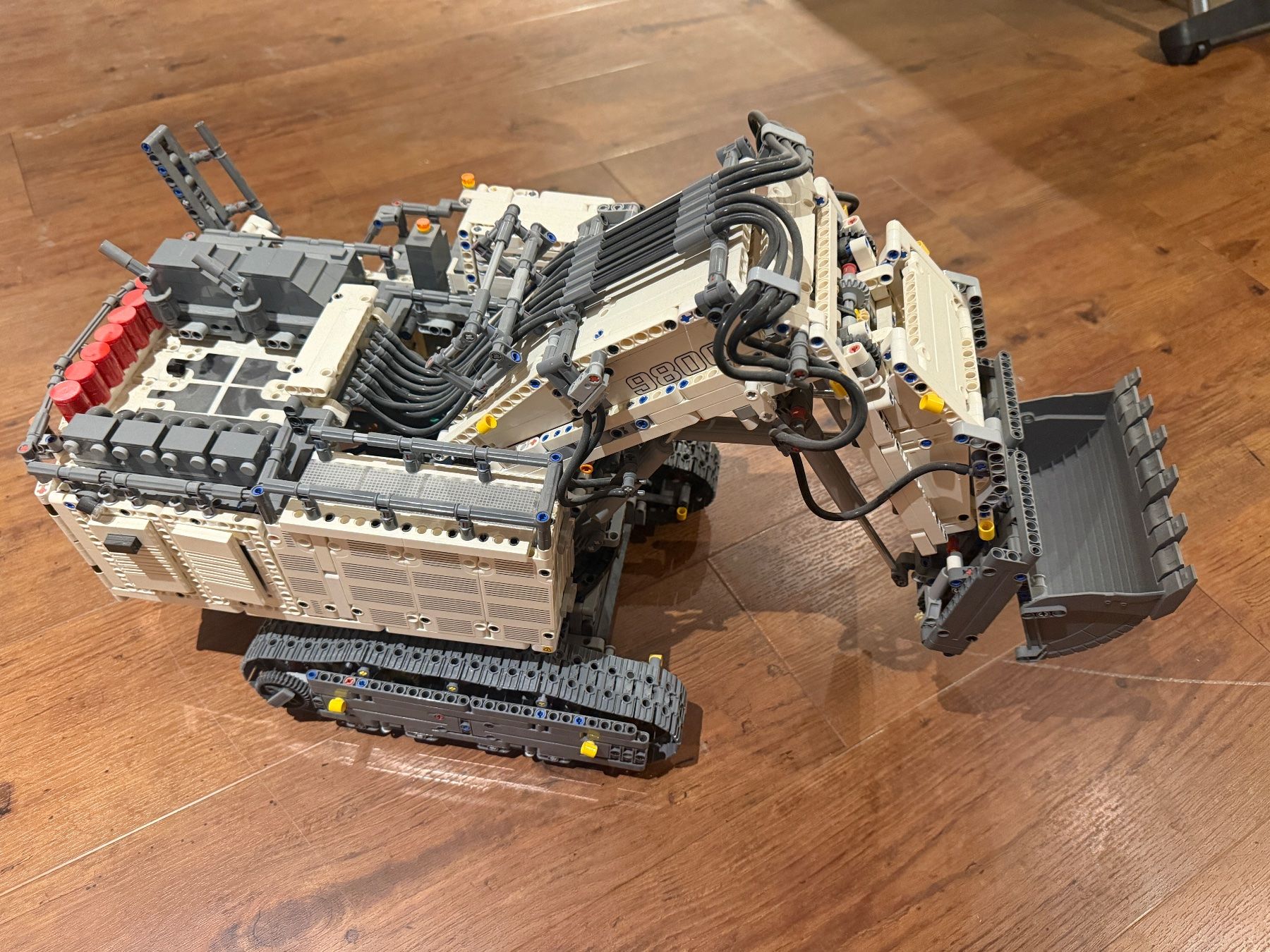 Technics Baukästen: LEGO Technic 42100 Liebherr R 9800 – Gebraucht aus Dietlikon von sim_5sbz 1