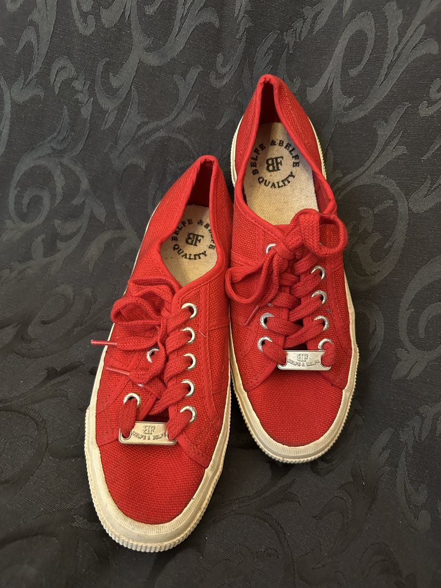 Scarpe da donna: Rote Turnschuhe 39 – Nuovo e nell'imballaggio originale da Bern venduto da Maria003