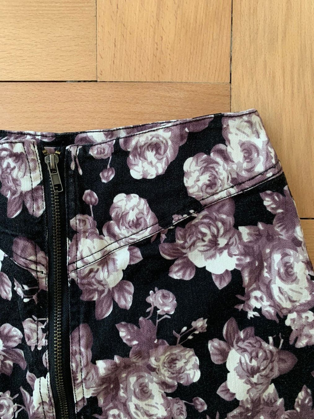 Gonne: BLANCO - Jeansrock schwarz m. Rosen 36 – Usato da Zürich venduto da Diazaio 1