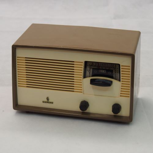 Radio: Siemens Super A 7S Radio – Antico da Schalunen venduto da schwabspielautomaten