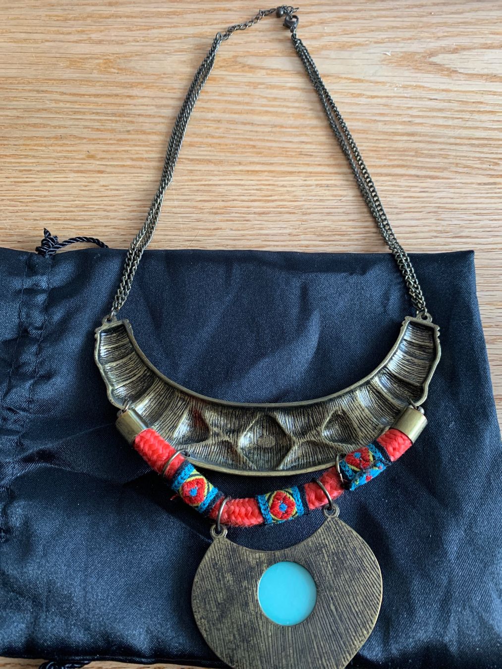 Catenine: Joli collier ethnique coloré – Usato da MEYRIN venduto da Gwendo10 1