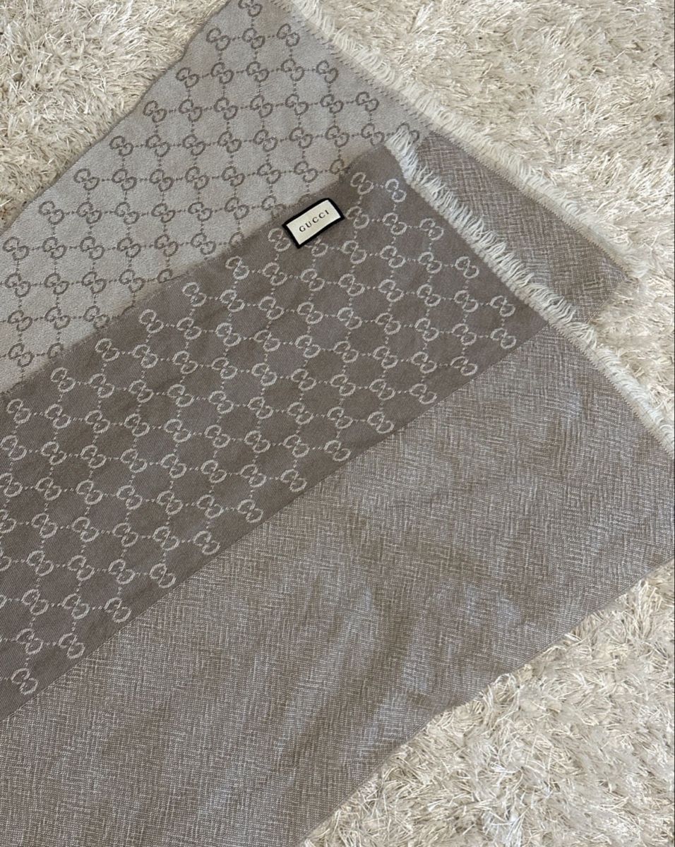 Gucci Foulard & Sciarpe: Originaler Gucci Schal  – Usato da Uitikon Waldegg venduto da Amour_Zurich 1