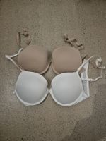 Zwei Push-Up BHs