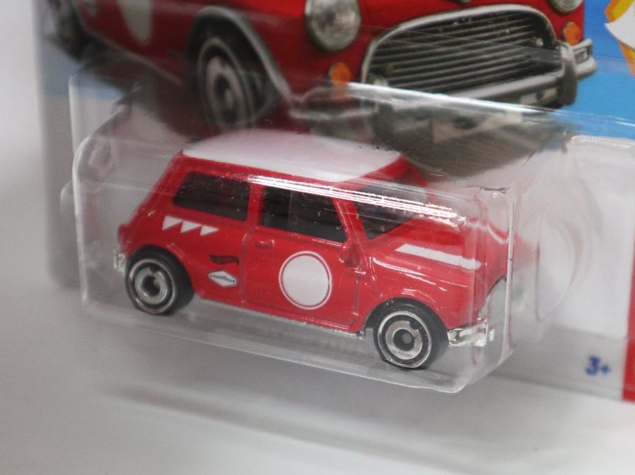 Hot Wheels Voitures modèles: Hot Wheels Austin Mini Cooper S – Neuf avec emballage d'origine à Eschenbach SG par Astalavista 1
