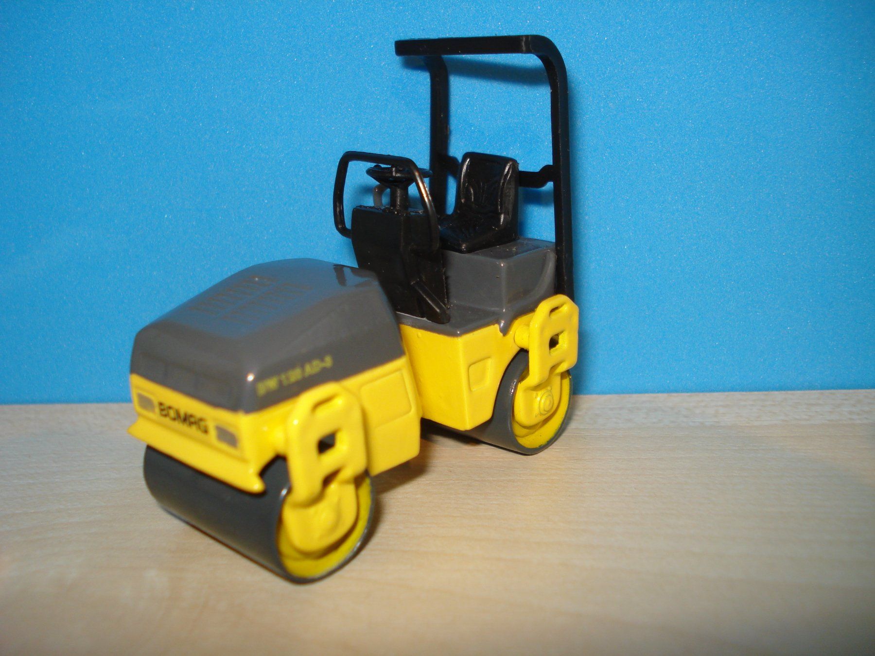 Kit di modellismo & Modellini statici: BOMAG BW 120 AD-3 Tandemwalze – Nuovo (secondo la descrizione) da Mitlödi venduto da worker04 4