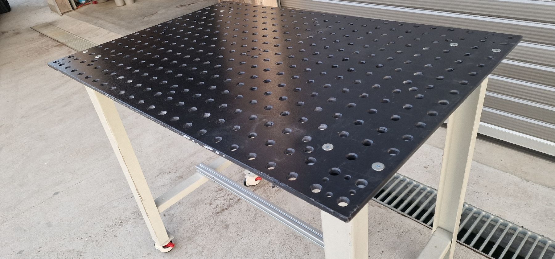 Lista Banchi da lavoro: Schweisstisch 800mm x 1200mm – Usato da Emmenbrücke venduto da inf_l8yf 3