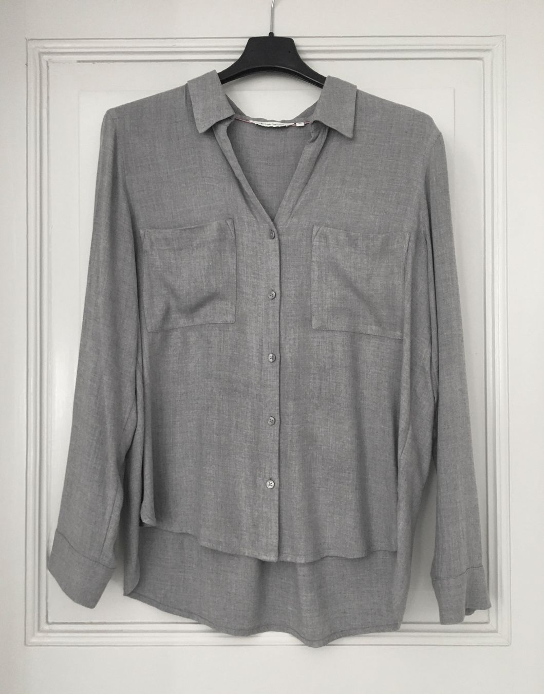 Tom Tailor Blusen: Camicia donna TOM TAILOR 100% viscosa grigia – Gebraucht aus Bellinzona von Sveva-Style-Hunter
