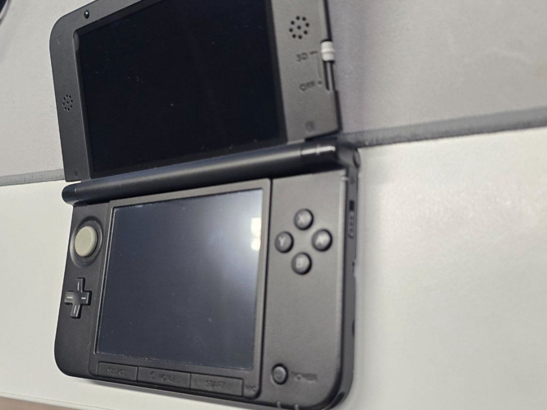Nintendo Console: Nintendo 3DS XL - grau – Usato da Tägerwilen venduto da MOU1983 1