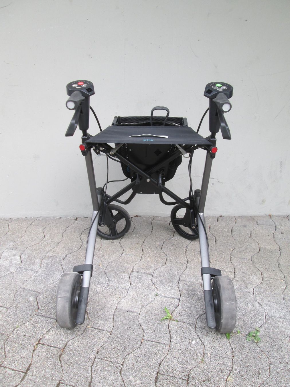 Ausili per la deambulazione: original ELLO Elektro Rollator / neuwertig – Nuovo (secondo la descrizione) da Rapperswil SG venduto da designandmore 3