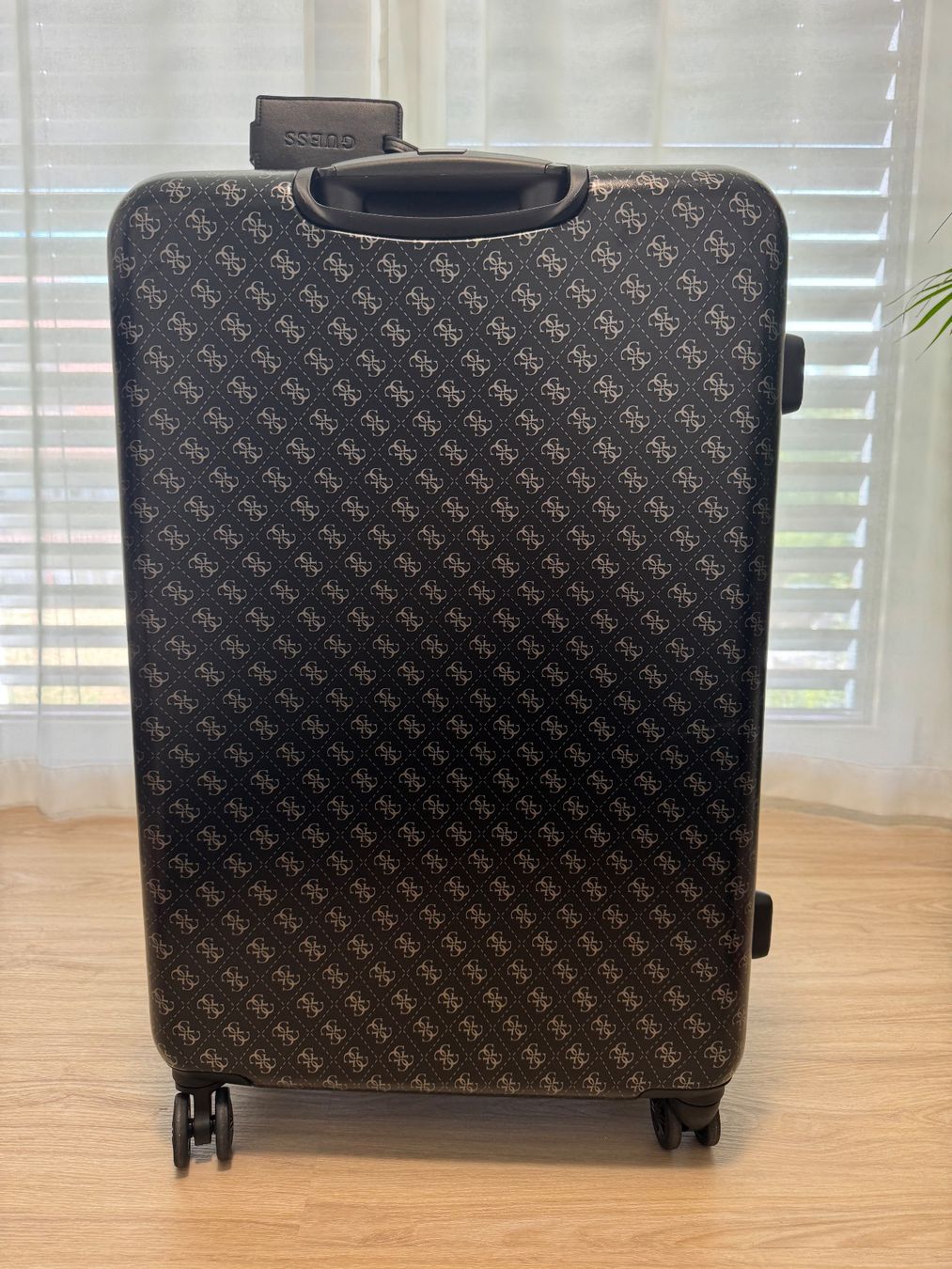 Valigie: Guess Reisekoffer schwarz – Usato da Maisprach venduto da jokoundklaas 2