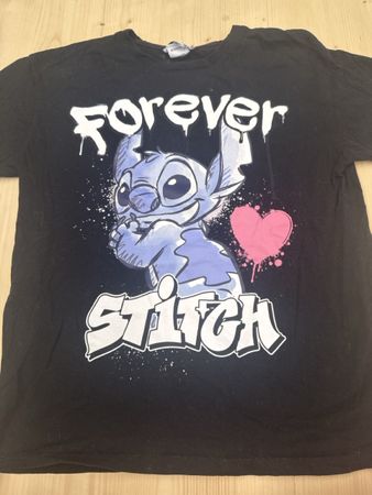 Schwarzes Stitch T-Shirt, Forever Stitch Motiv, Top!