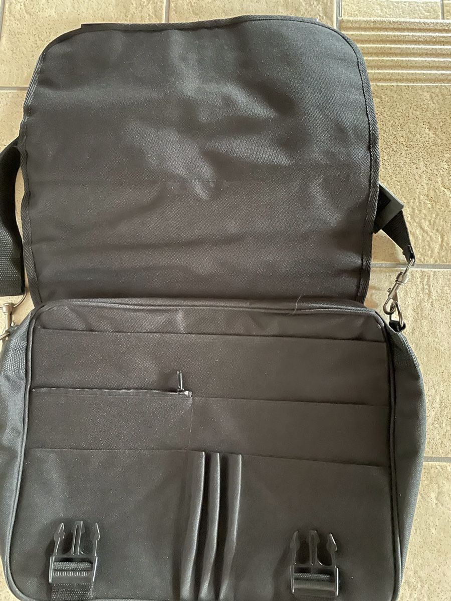Autres vêtements & accessoires: Umhängetasche neu – Neuf avec emballage d'origine à Gais par rot_xs2k 1