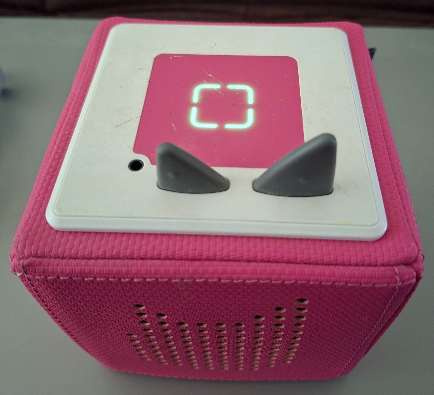 Tonies Giocattoli: Toniebox Pink mit NEUEM AKKU mit Ladestation – Usato da Reiden venduto da mirtox