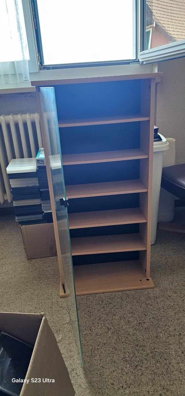 Scaffali: CD Regalfach mit Glastür helle Holzoptik 5 Fächer – Usato da Wädenswil venduto da allesmussraus01