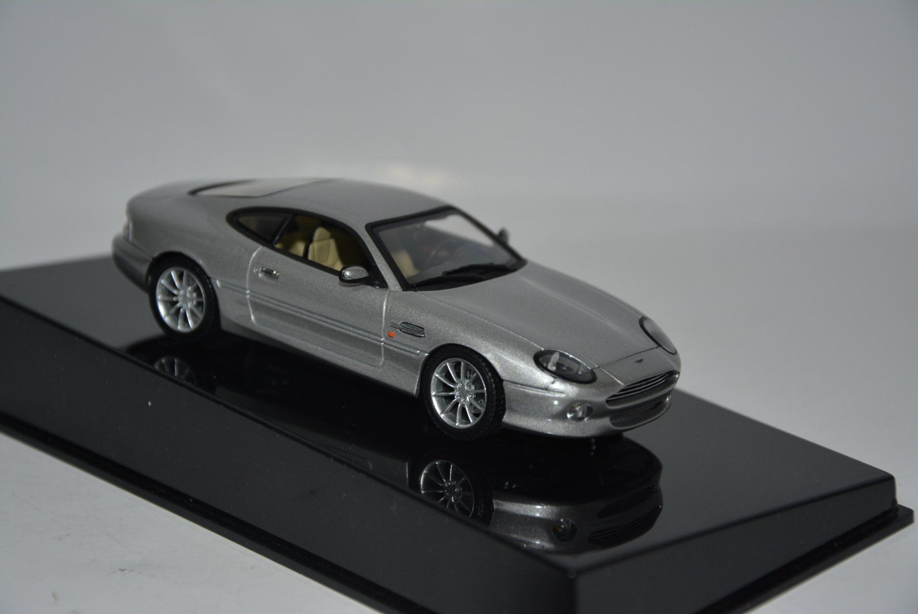 Aston Martin Modellautos: Aston Martin DB 7 Vantage  , AUTOart , 1:43 – Neu (gemäss Beschreibung) aus Goldach von Feivel9 4