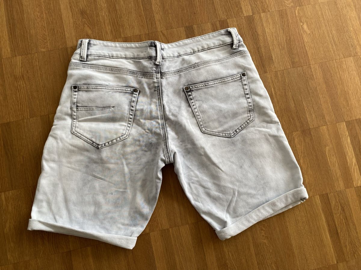 Jeans: Sommer Shorts Jeans Herren Gr. 30 – Usato da Subingen venduto da joa_988c 1