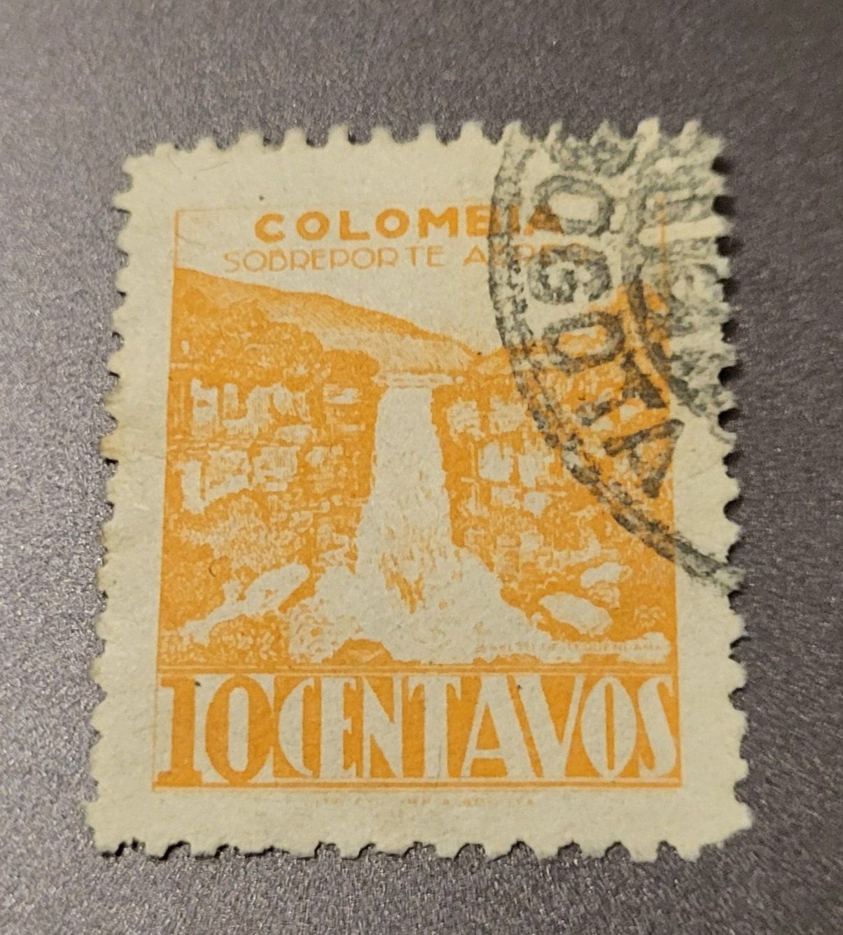 Tutti i francobolli: Kolumbien 1945 alte briefmarke – Usato da St Gallen venduto da Stampsalshobby