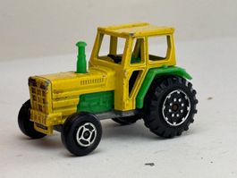 GB5- Majorette Traktor gelb/grün 1/65