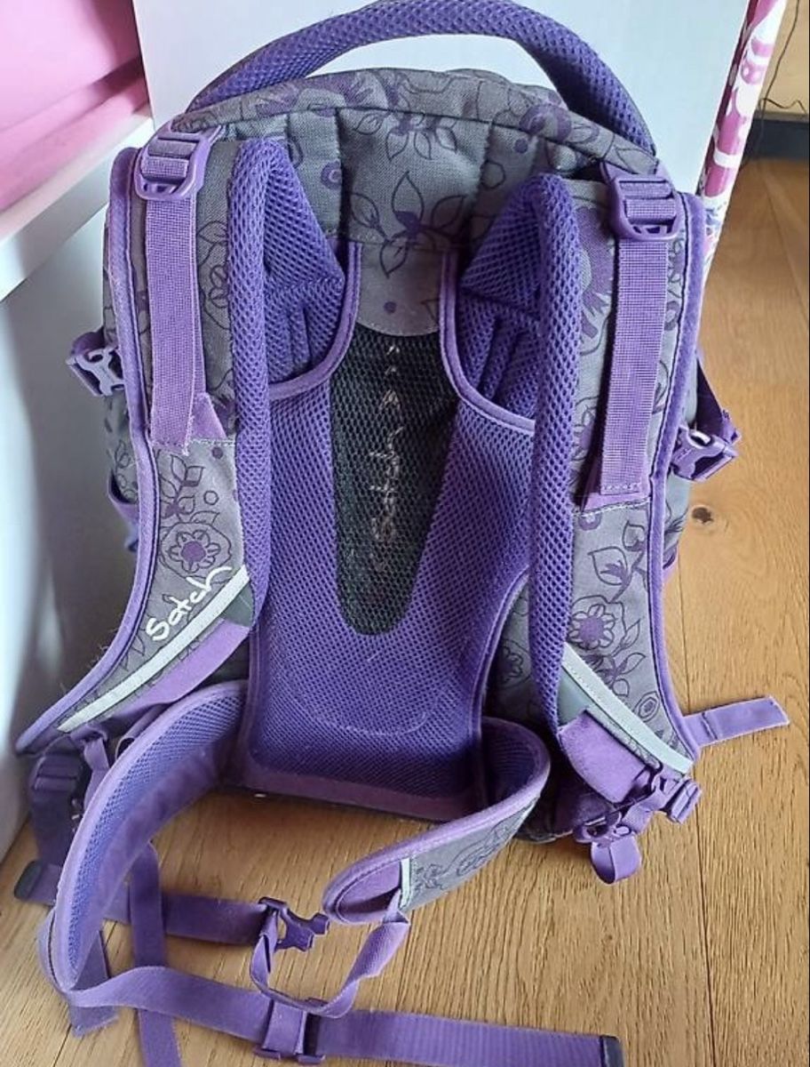 Satch Borse & Zaini: Satch Schulrucksack lila Blumenmuster – Usato da Paspels venduto da giu_vt7p 1