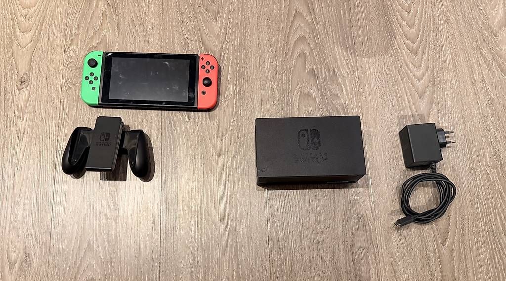 Consoles: Nintendo switch, jeux et manette – D'occasion à Aubonne par bomba13
