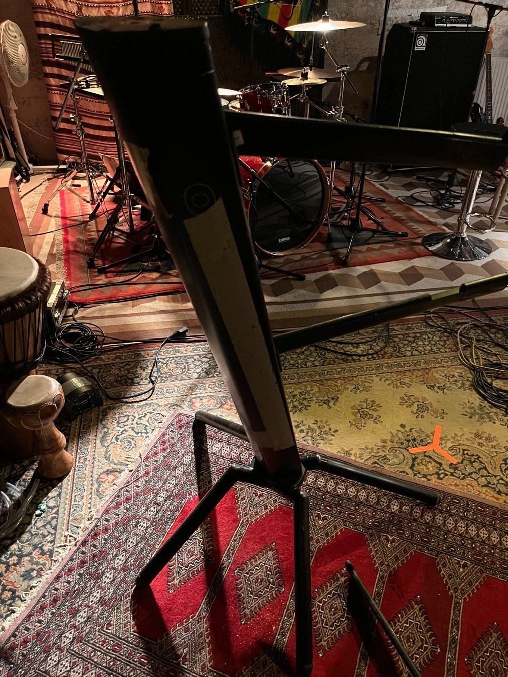König & Meyer Supporti per strumenti musicali & leggii: König & Meyer 18860 Spider Pro Säulenstativ – Usato da Bern venduto da PJB 2