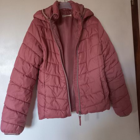 Veste 🧥🌸 matelassée H&M rose avec capuche taille 146