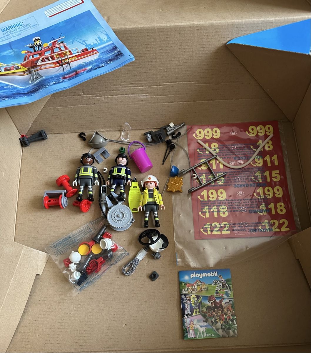 Playmobil Spielzeuge: Playmobil Feuerwehboot und Dino-Käfig Boot – Gebraucht aus Laufenburg von Mactso 1